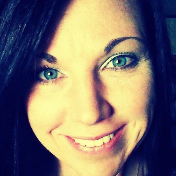 Meet your Posher, Holly - Picture 1 of 1